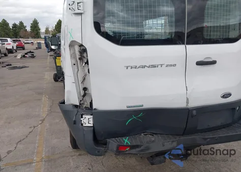 2016 Ford Transit-250 z USA, uszkodzony, nr VIN 1FTYR1YGXGKA85539